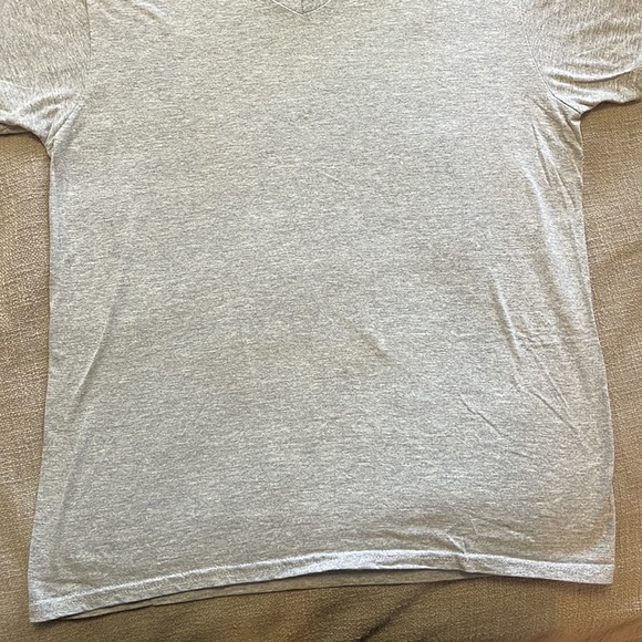 Plain grey shirt size medium - Picture 4 of 6